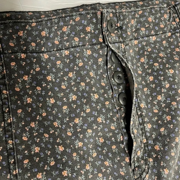 American Eagle flowered skinny jeans size 24 new with out the tag - Picture 6 of 8